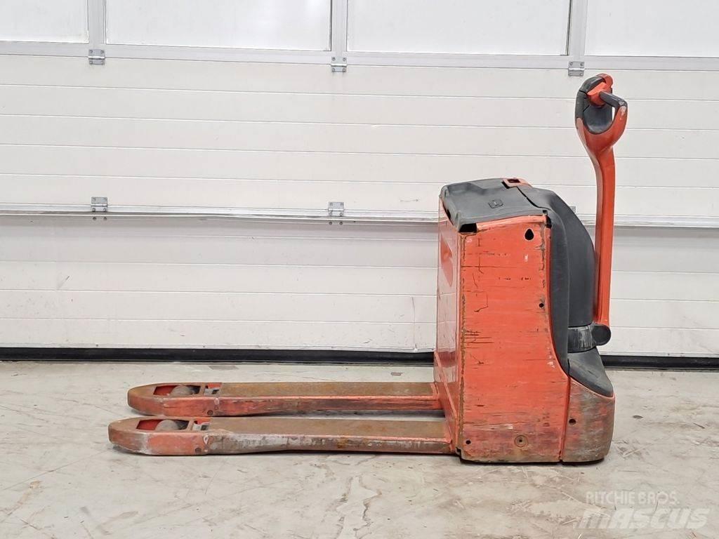 Linde T16 Lavansiirtotrukit