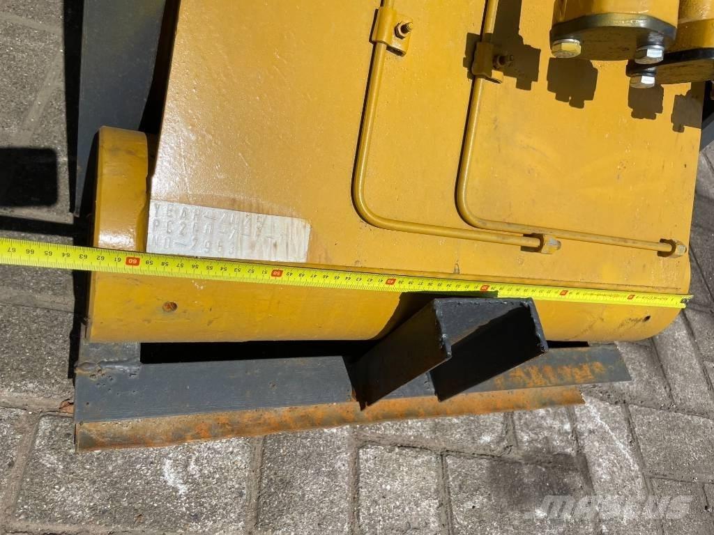 Komatsu Long reach Pitkävartiset kaivinkoneet