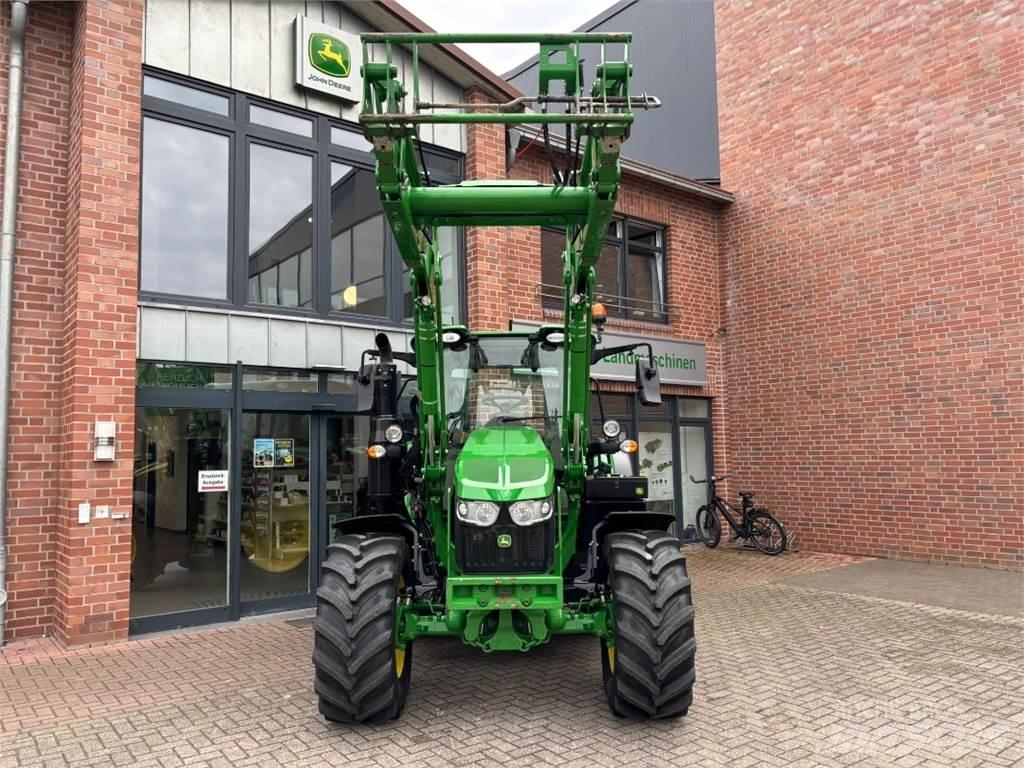 John Deere 6110M Traktorit