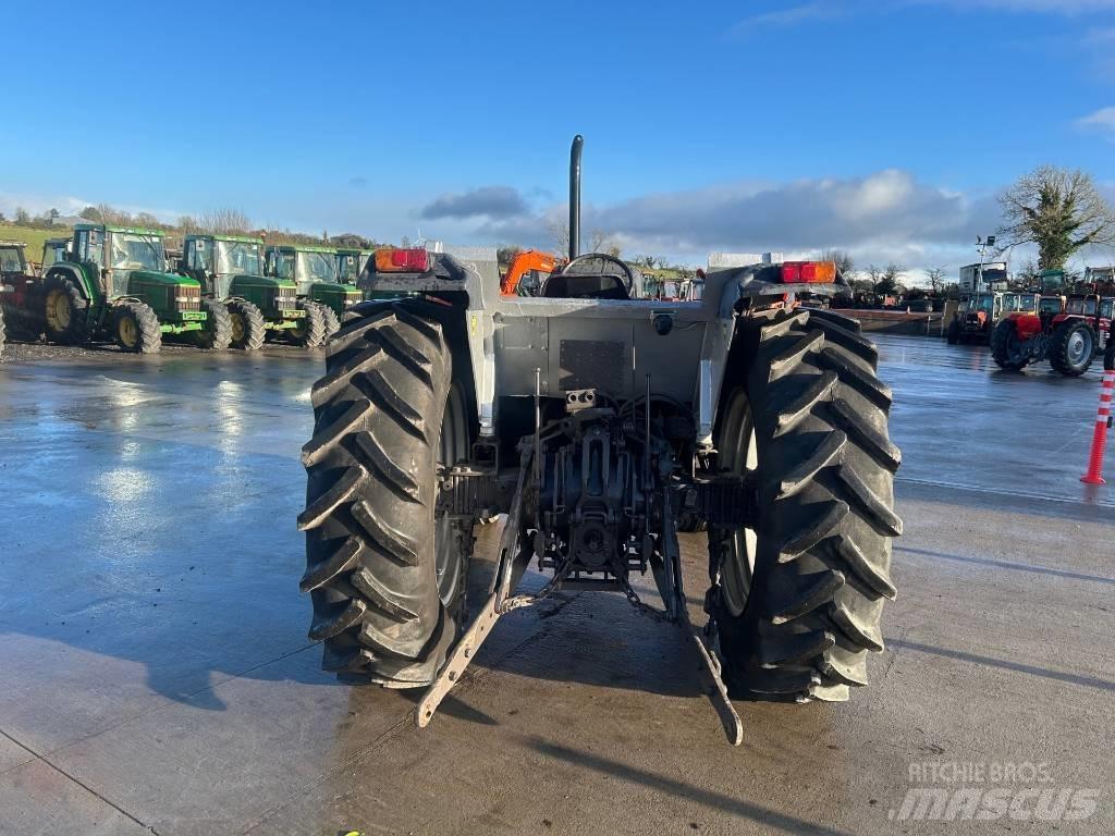 Massey Ferguson 390 Traktorit