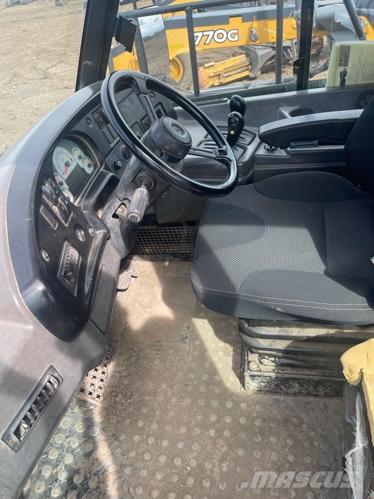 CAT 725 Dumpperit