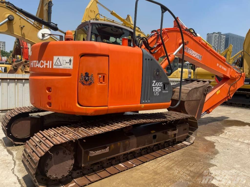 Hitachi ZX 135 Telakaivukoneet