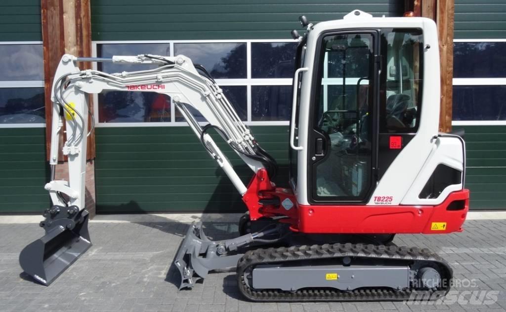 Takeuchi TB 225 Minikaivukoneet < 7t