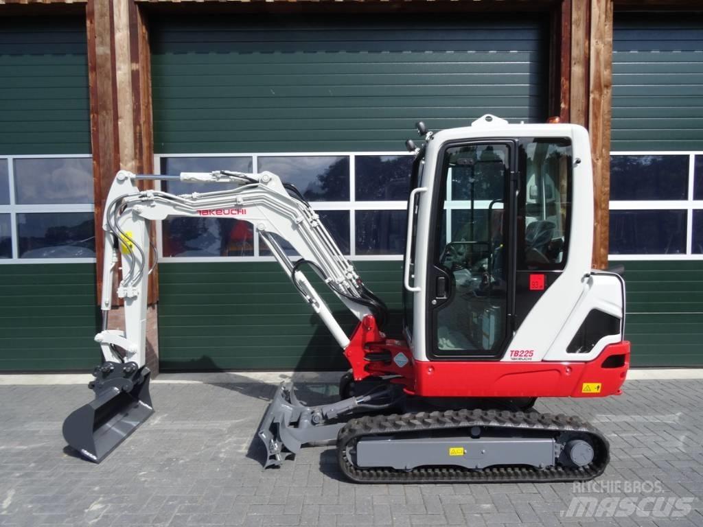 Takeuchi TB 225 Minikaivukoneet < 7t