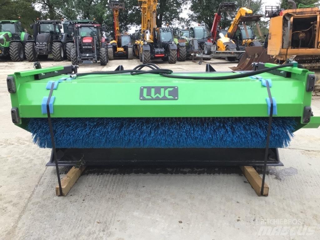 LWC SWEEPER Lakaisukoneet