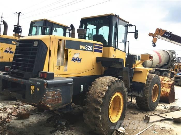 Komatsu WA 320-3 Pyöräkuormaajat