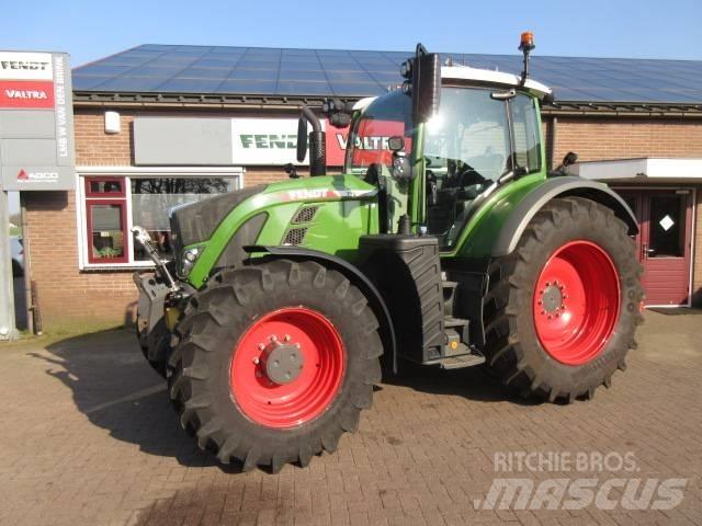Fendt 718 GEN6 Traktorit