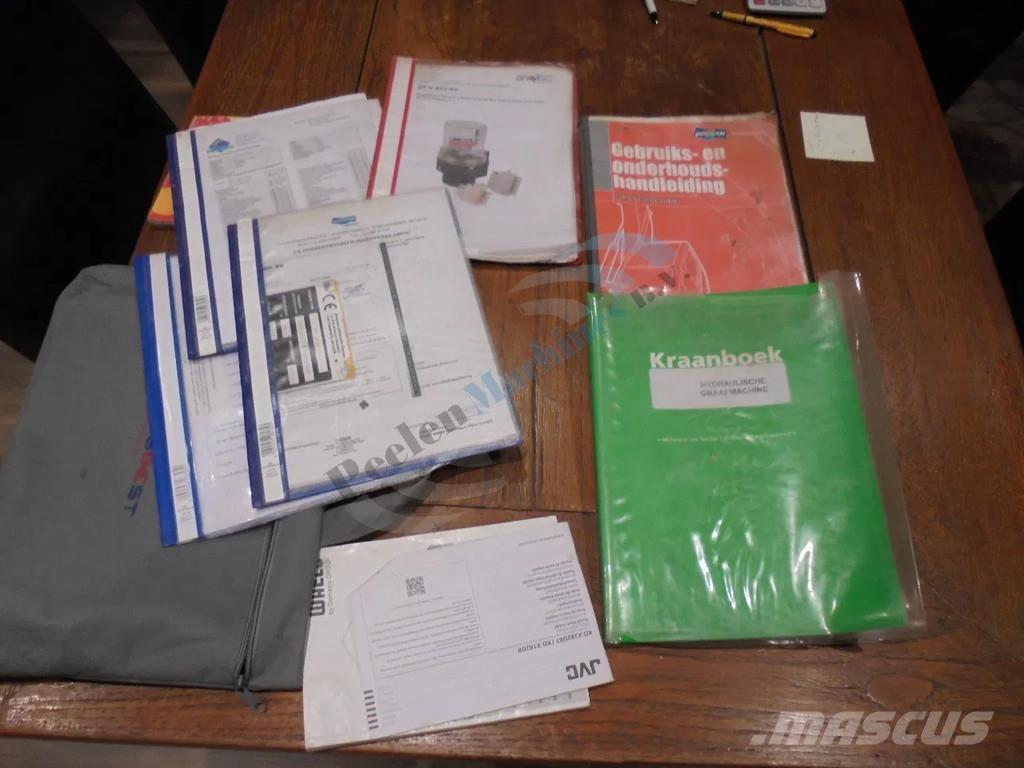 Doosan DX 255 LC Telakaivukoneet