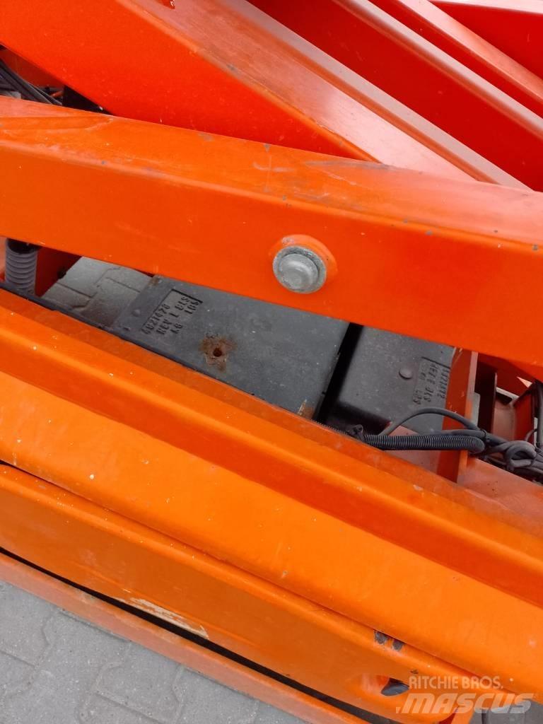JLG 3246 ES Saksilavat