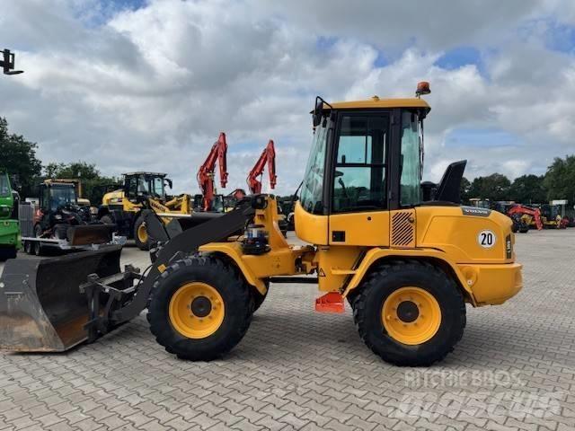 Volvo L 30 G Pyöräkuormaajat