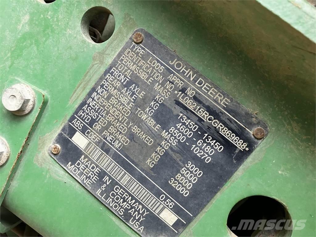 John Deere 6215R Traktorit