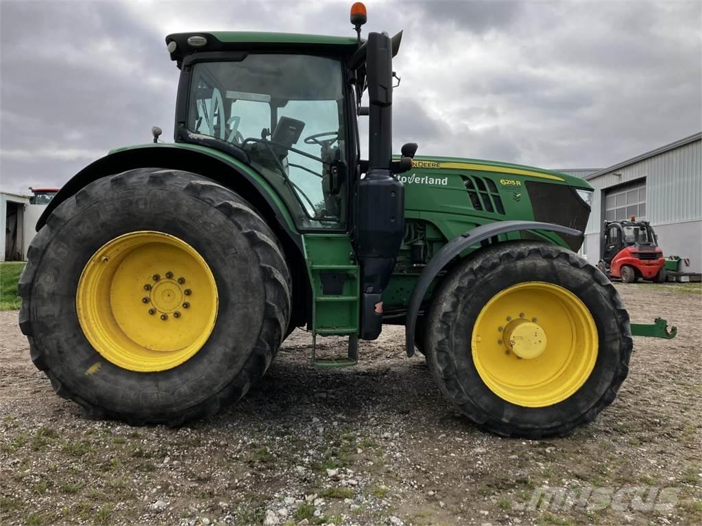 John Deere 6215R Traktorit