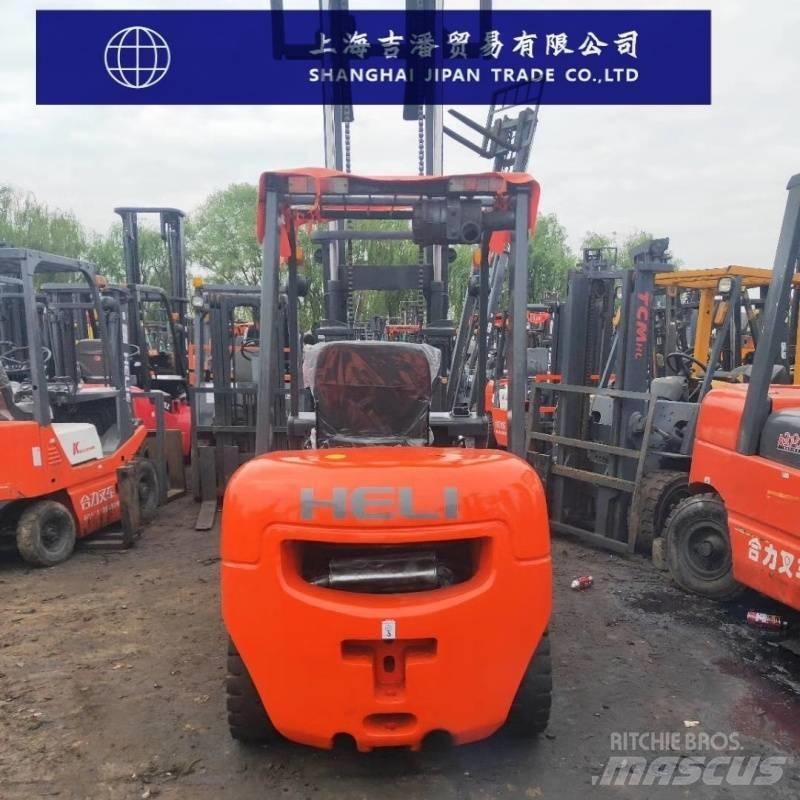 Heli H2000 30 Dieseltrukit