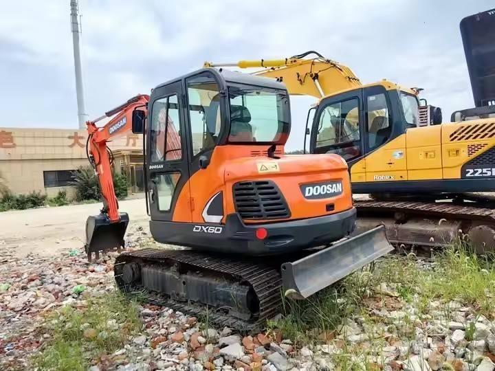 Doosan DX 60 Telakaivukoneet