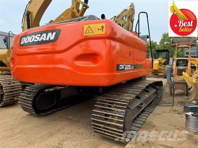 Doosan DX 225 LCA Telakaivukoneet