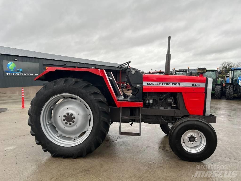 Massey Ferguson 698 Traktorit