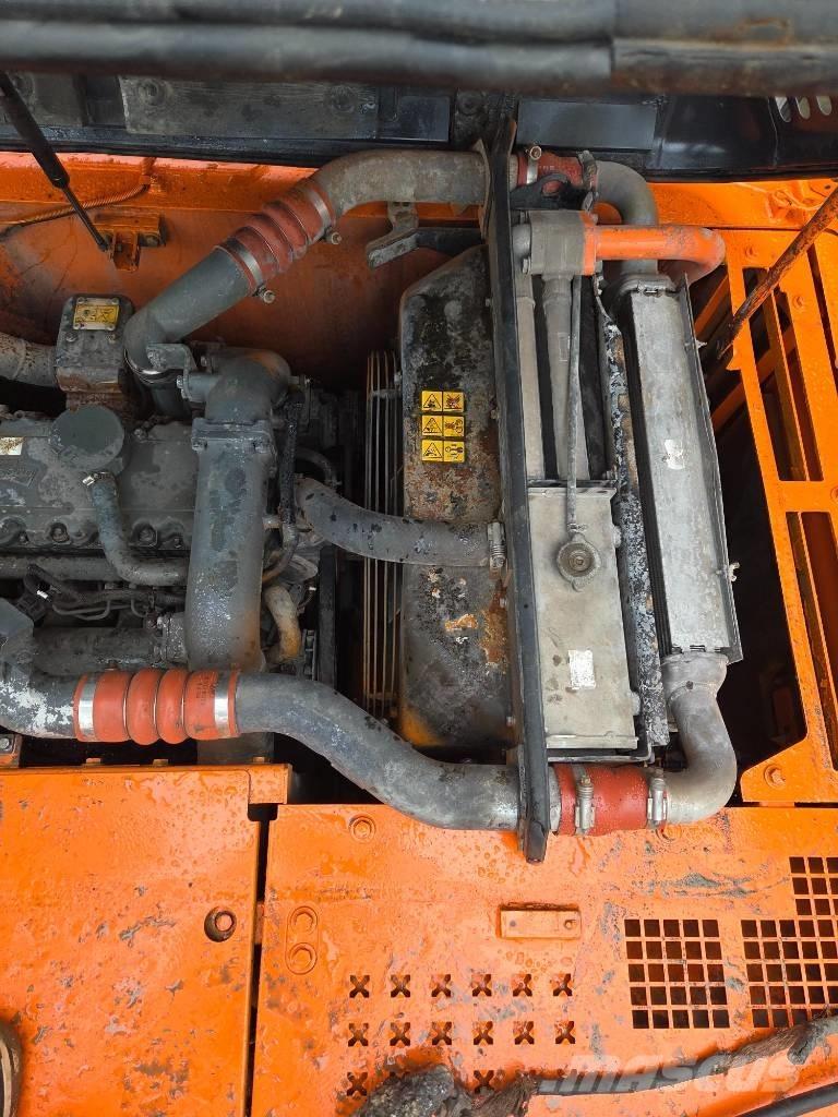 Doosan DX 210 W Pyöräkaivukoneet