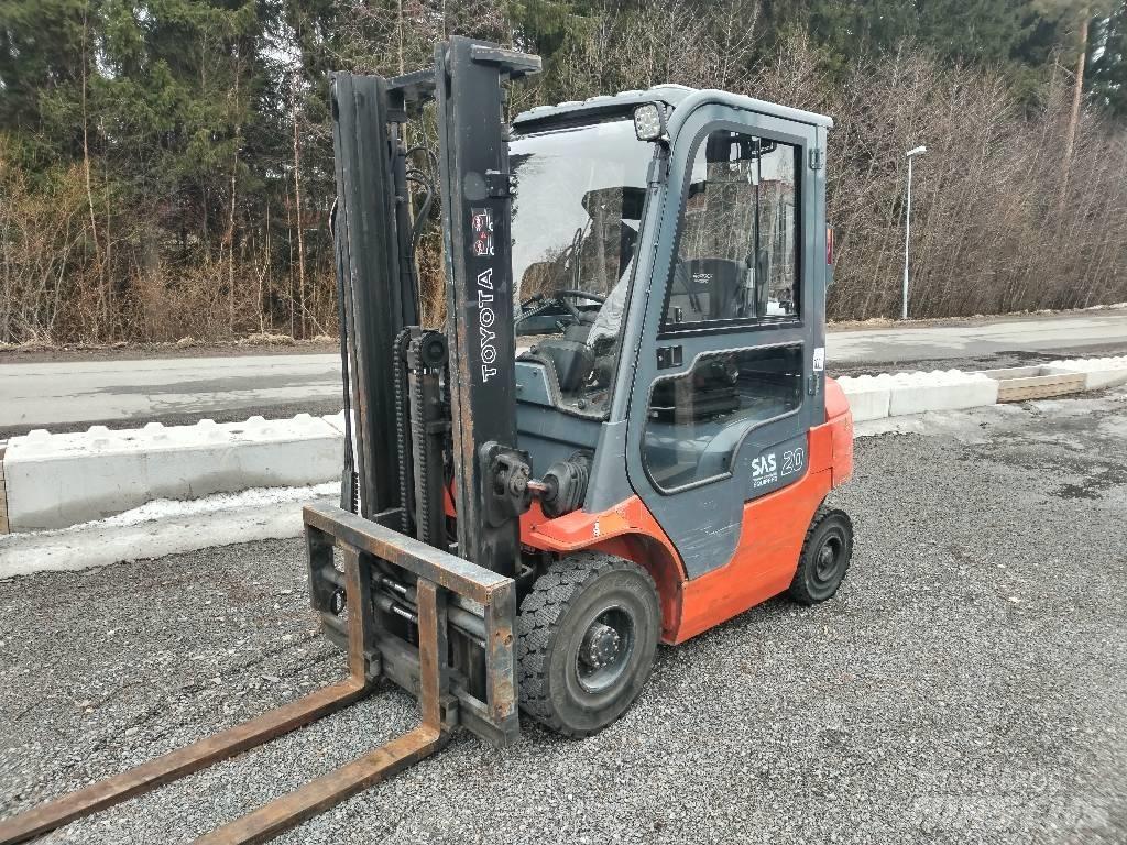 Toyota 7FGF20 Nestekaasutrukit