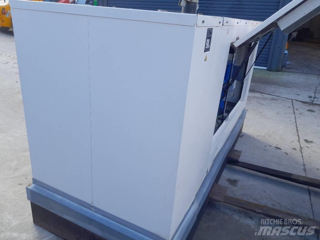  F.G Wilson 90kva Dieselgeneraattorit