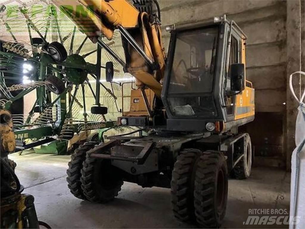 JCB js 130 w Pyöräkaivukoneet