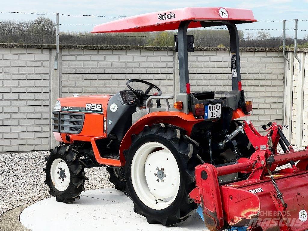 Kubota B92 Traktorit