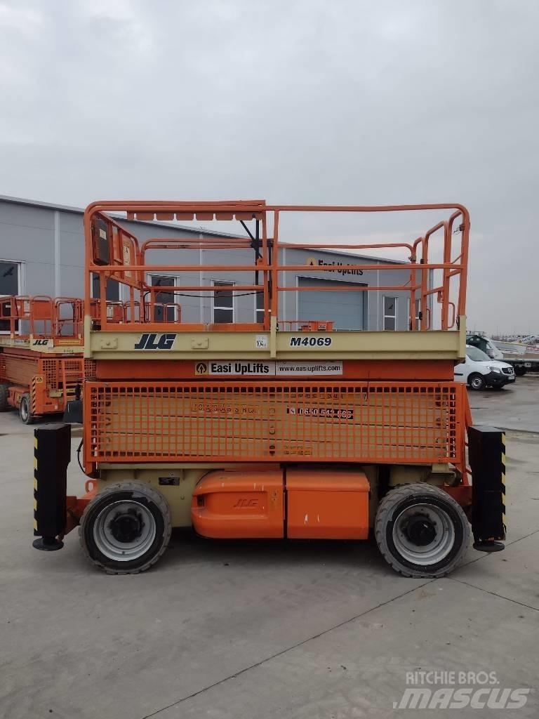JLG M 4069 Saksilavat