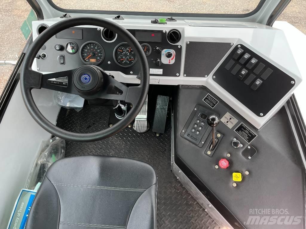Capacity TJ5000 Terminaalitraktorit