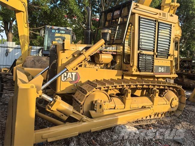 CAT D 6 D Telaketjupuskutraktorit