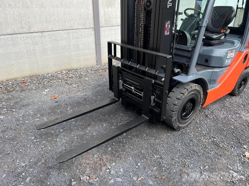 Toyota 02-8 FDF 25 Dieseltrukit