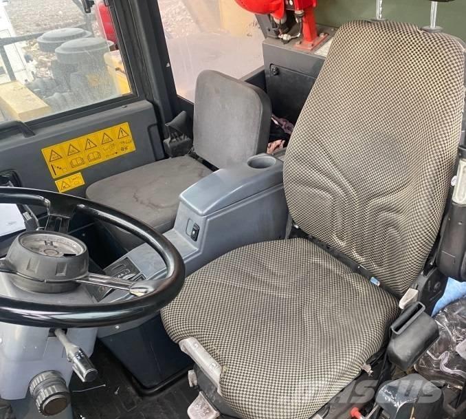 Komatsu HD405-7 Maansiirtoautot