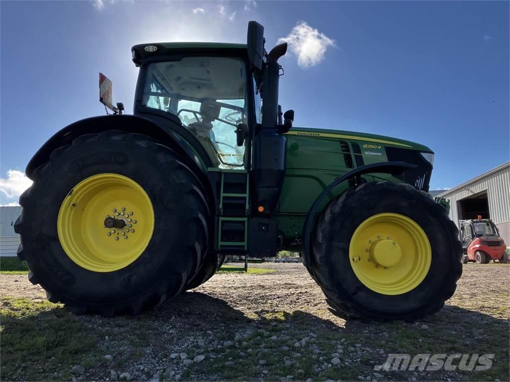 John Deere 6250R Traktorit