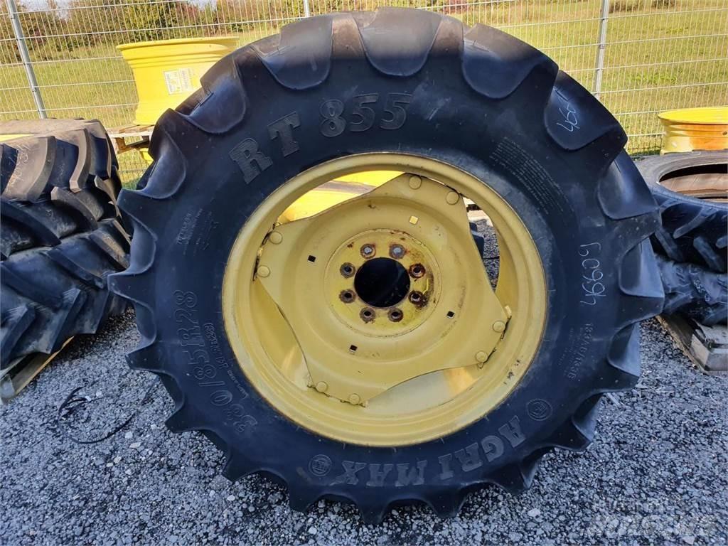 BKT 380/85R28 x2 Renkaat ja vanteet