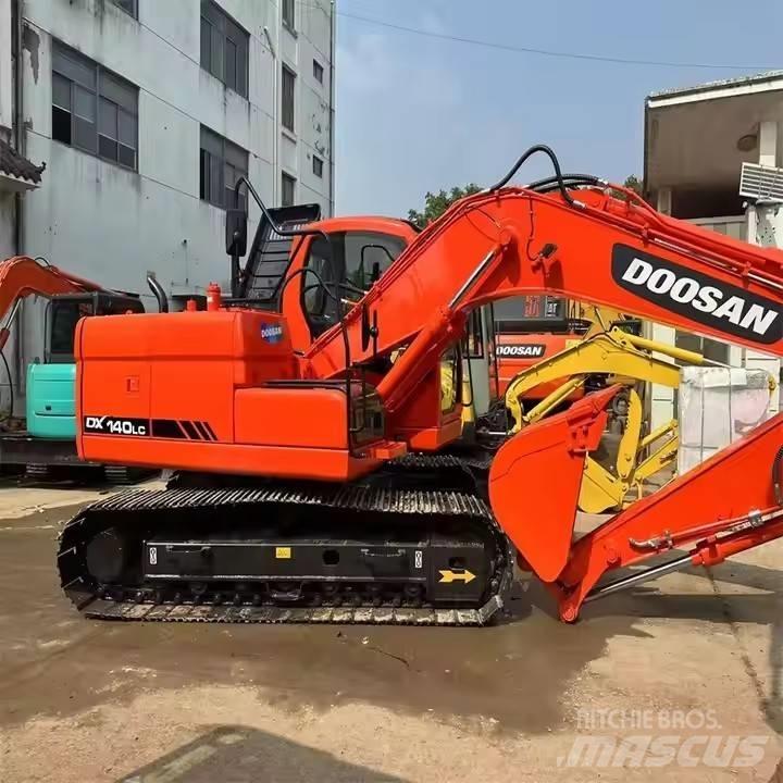 Doosan DX140LC Telakaivukoneet