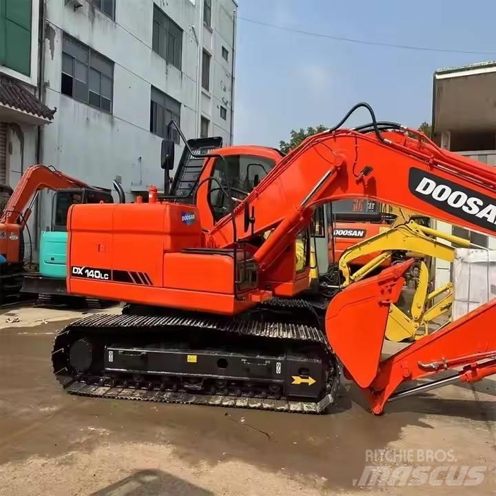 Doosan DX140LC Telakaivukoneet