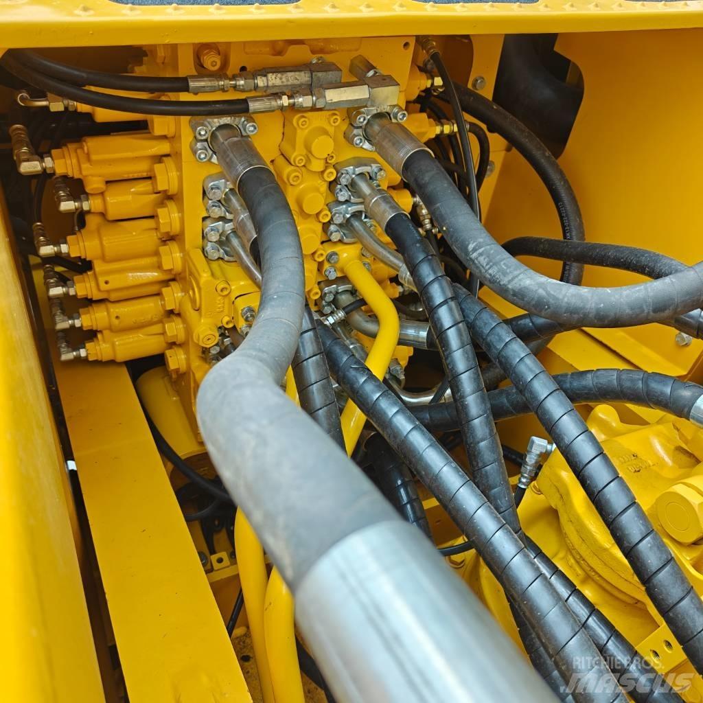 Komatsu 220-8MO Telakaivukoneet