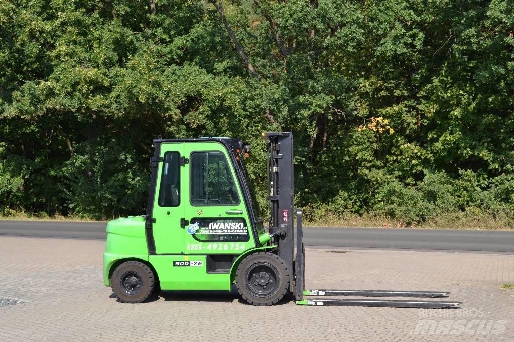 Hyundai 30 D-7 Dieseltrukit