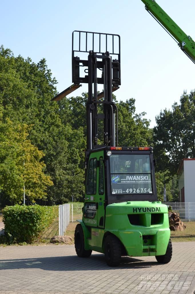 Hyundai 30 D-7 Dieseltrukit