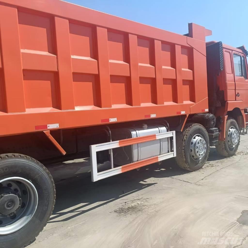 Shacman F3000 8X4 Sora- ja kippiautot