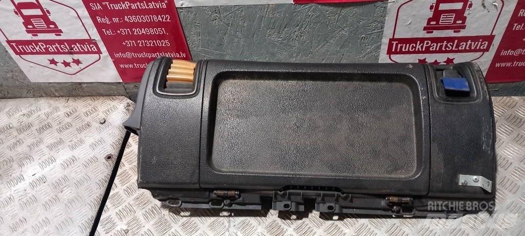 Scania R 440.   2078472 Ohjaamot ja sisustat