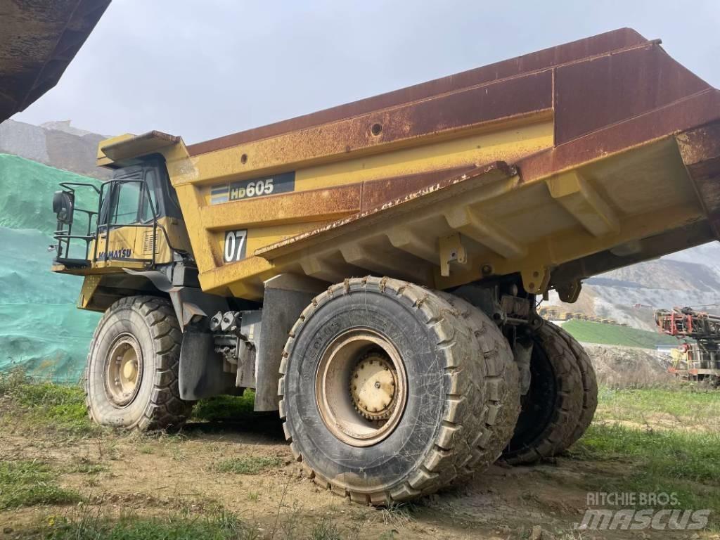 Komatsu HD 605-7 Maansiirtoautot