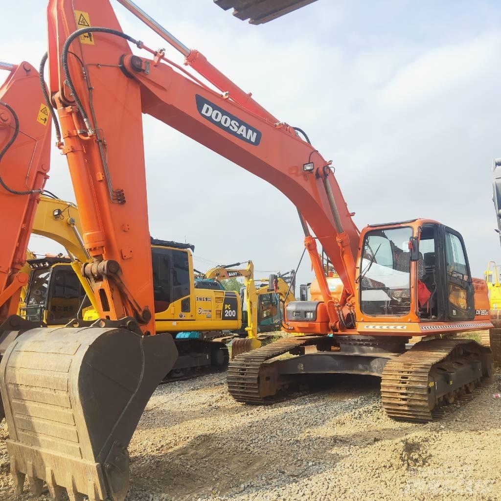 Doosan DX260LC Telakaivukoneet