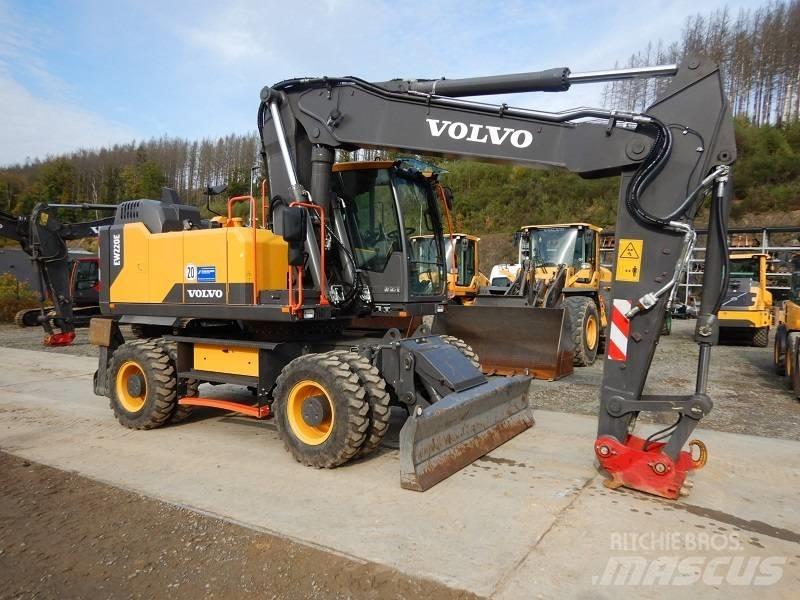 Volvo EW 220 E Pyöräkaivukoneet