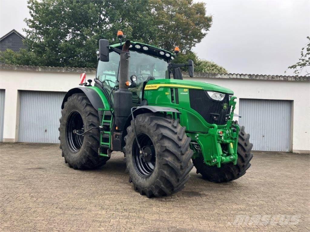 John Deere 6R 250 Traktorit