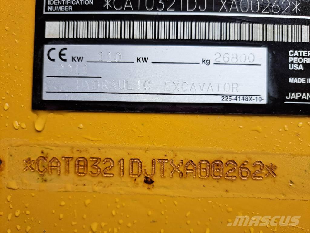 CAT 321 D Telakaivukoneet