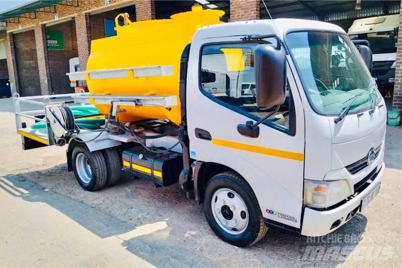 Hino 300 614 Muut kuorma-autot