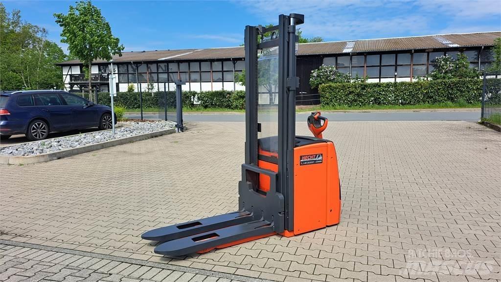 Linde L20 Käyden ajettavat pinoamistrukit