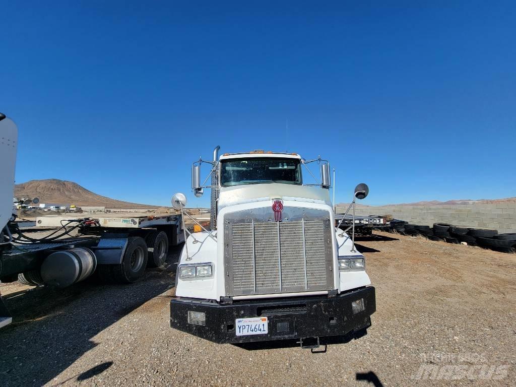 Kenworth T 800 Vetopöytäautot