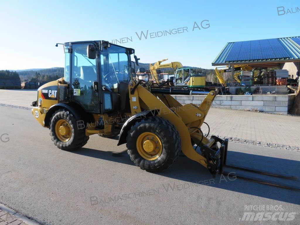 CAT 906M Pyöräkuormaajat