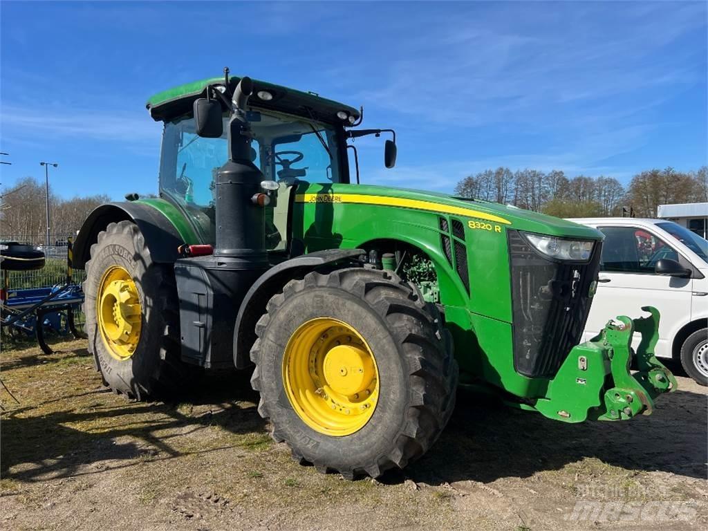 John Deere 8320 R Traktorit