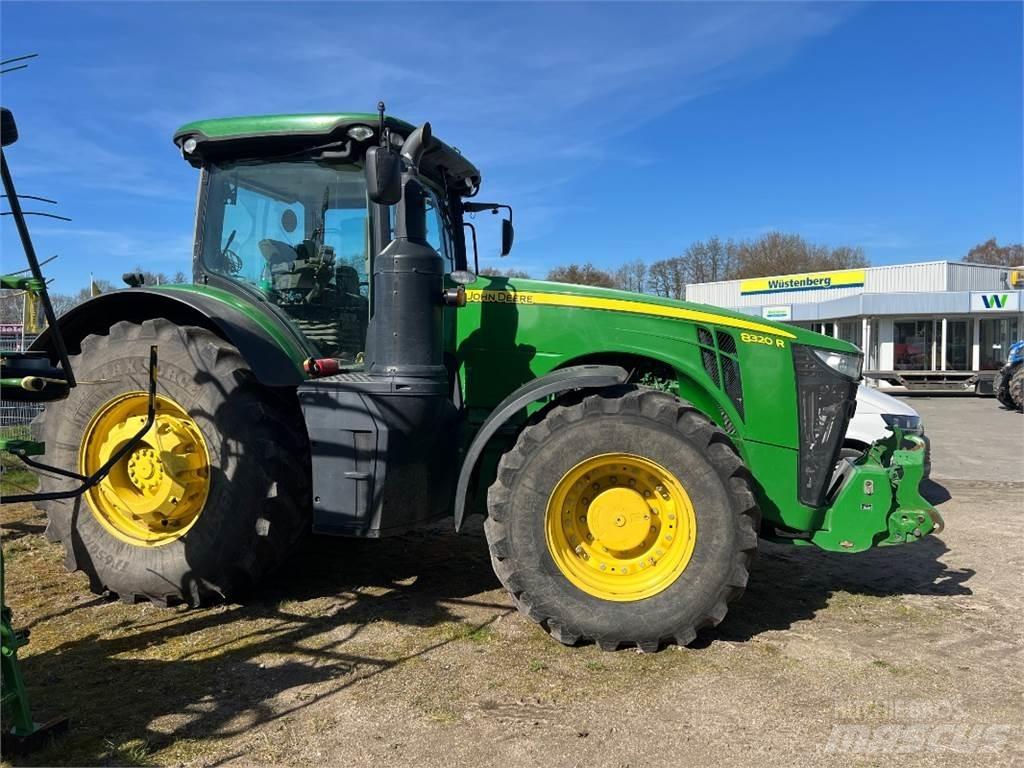 John Deere 8320 R Traktorit